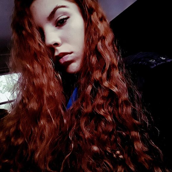 Meet your Posher, Alexis - Picture 1 of 1